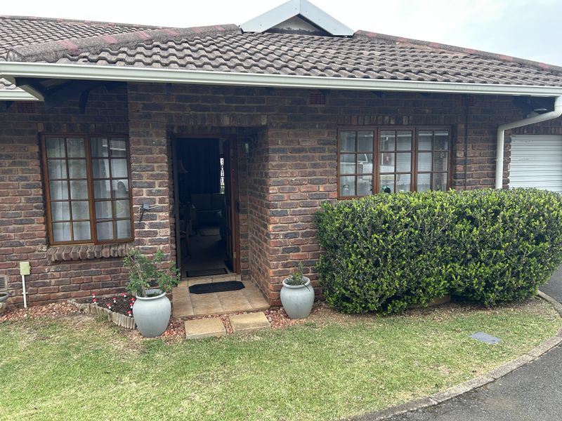 Hilton Townhouse - Photo 2