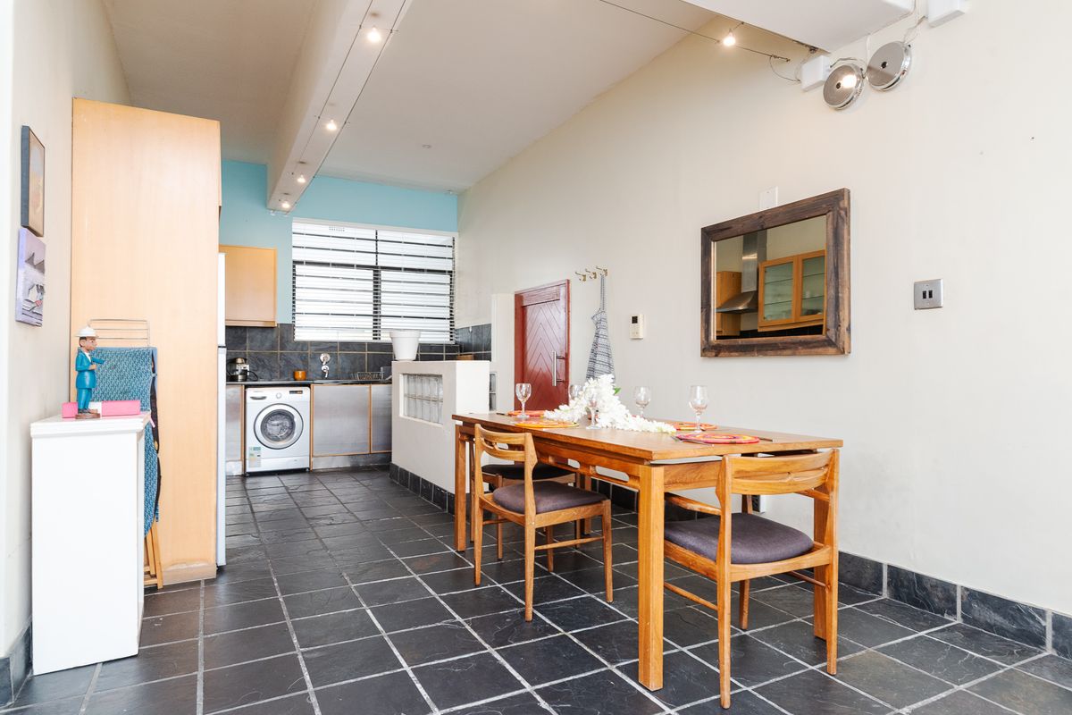 Apartment For Sale In Cape Town - Photo 4