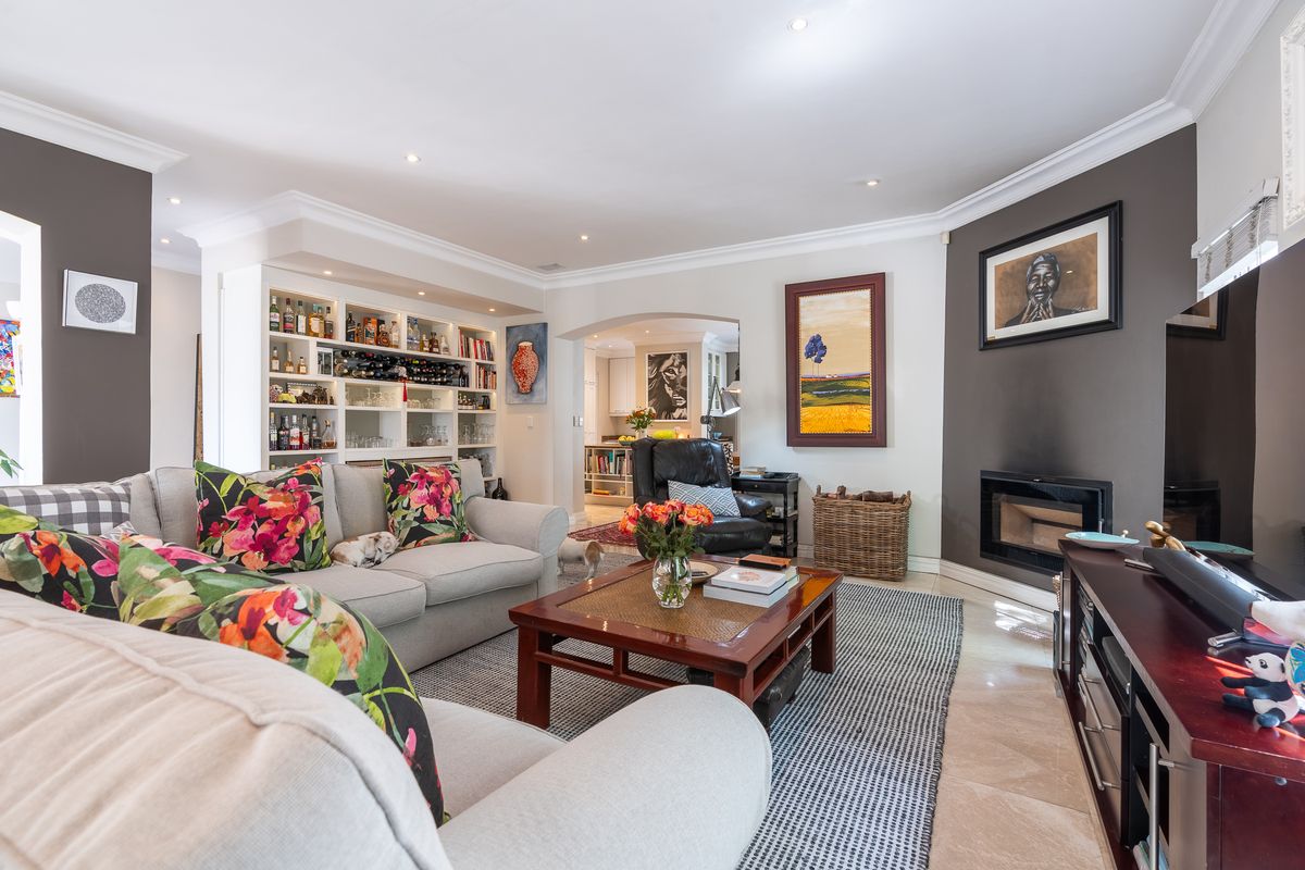 St Johns Estate - Perfect 4 bed home - Photo 5