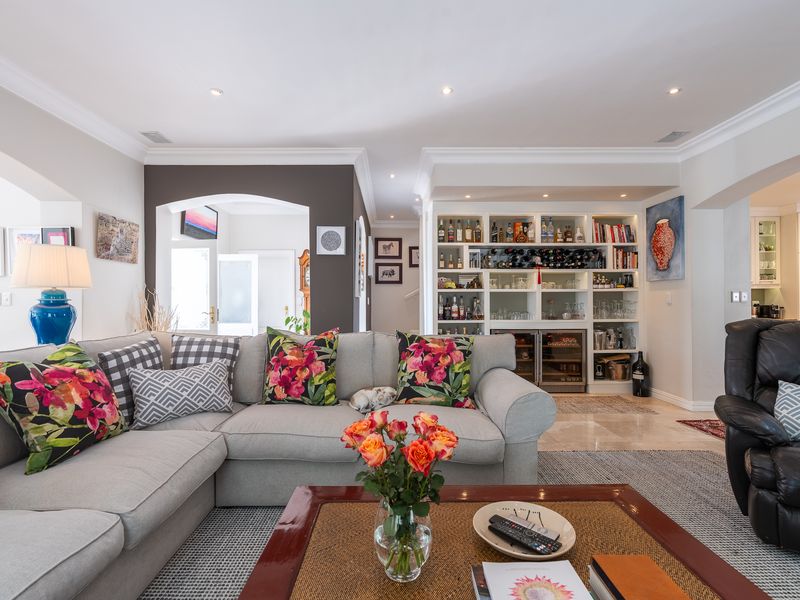 St Johns Estate - Perfect 4 bed home - Photo 6