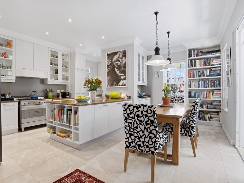 St Johns Estate - Perfect 4 bed home - Photo 10