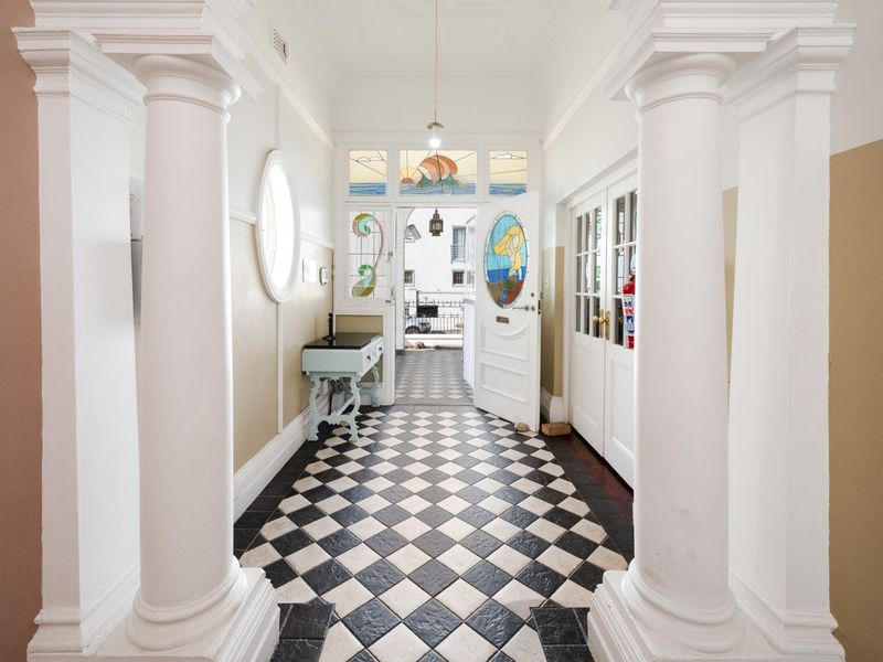 6 Bedroom Freehold - Photo 7