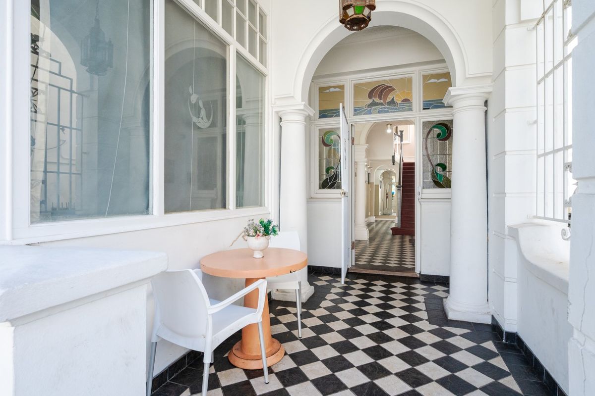 6 Bedroom Freehold - Photo 5