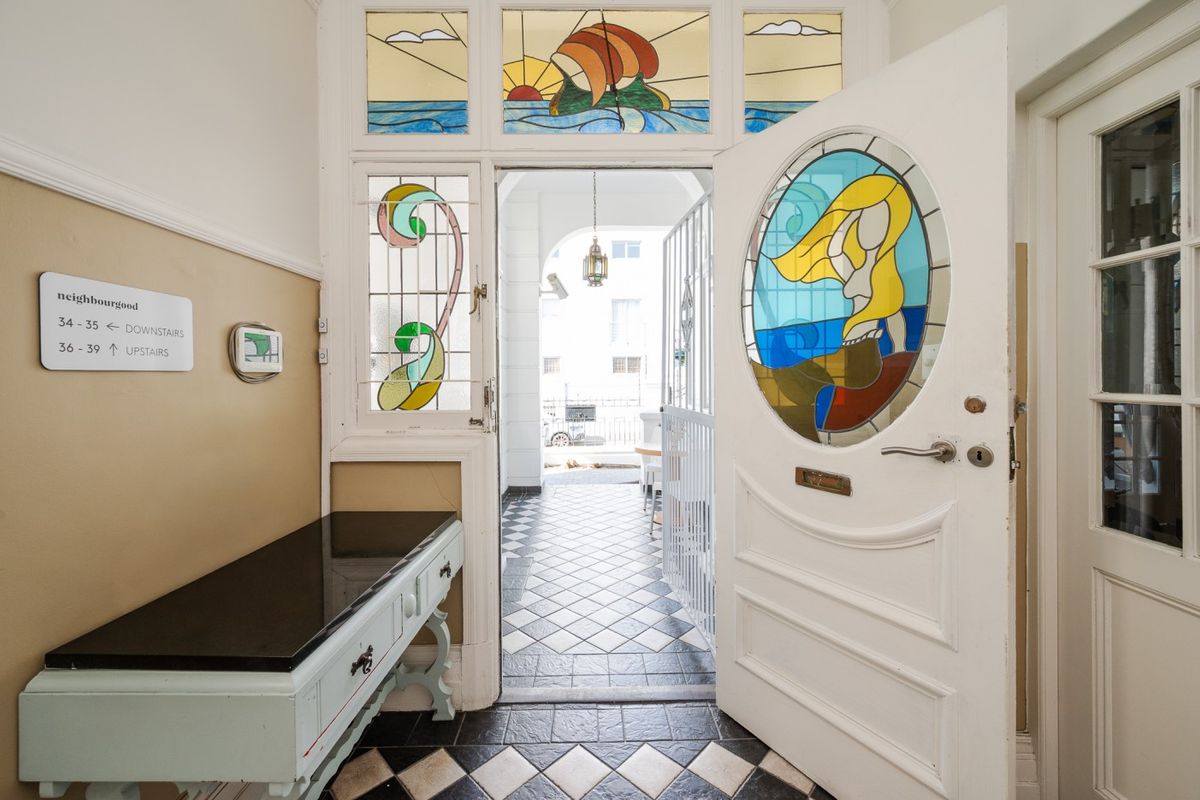 6 Bedroom Freehold - Photo 4
