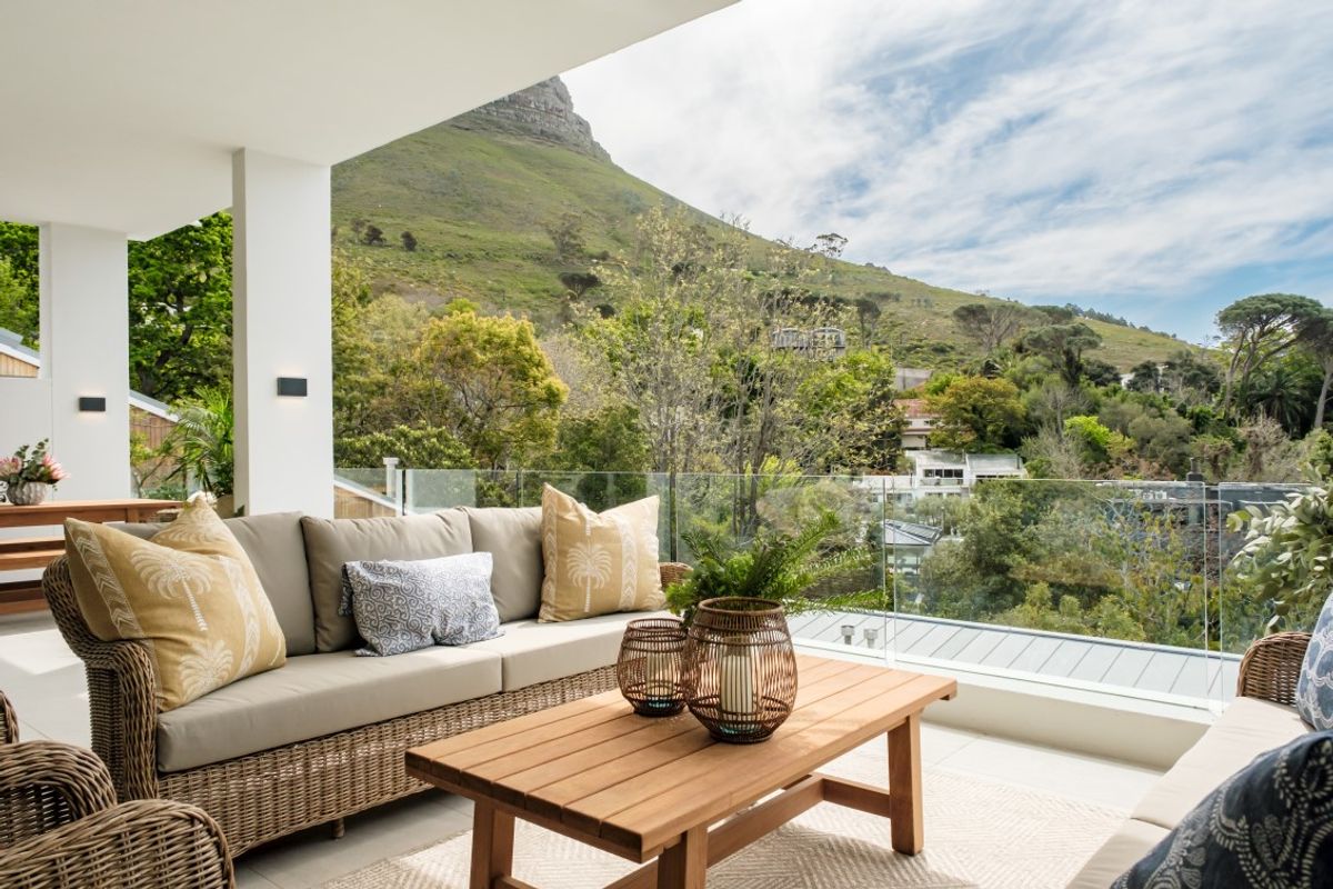 Secure Higgovale Sanctuary with Spectacular Views - Photo 3