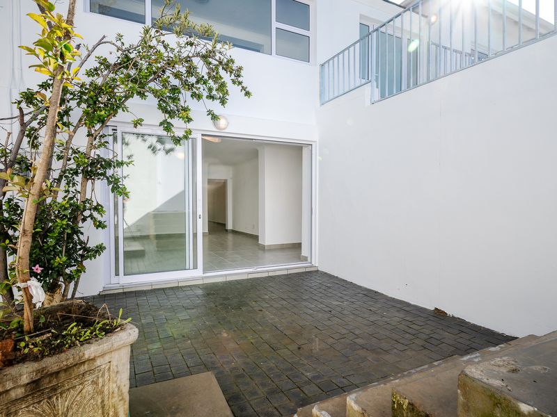 Large Ground Floor 'Apartment' -  Tamboerskloof - Photo 8