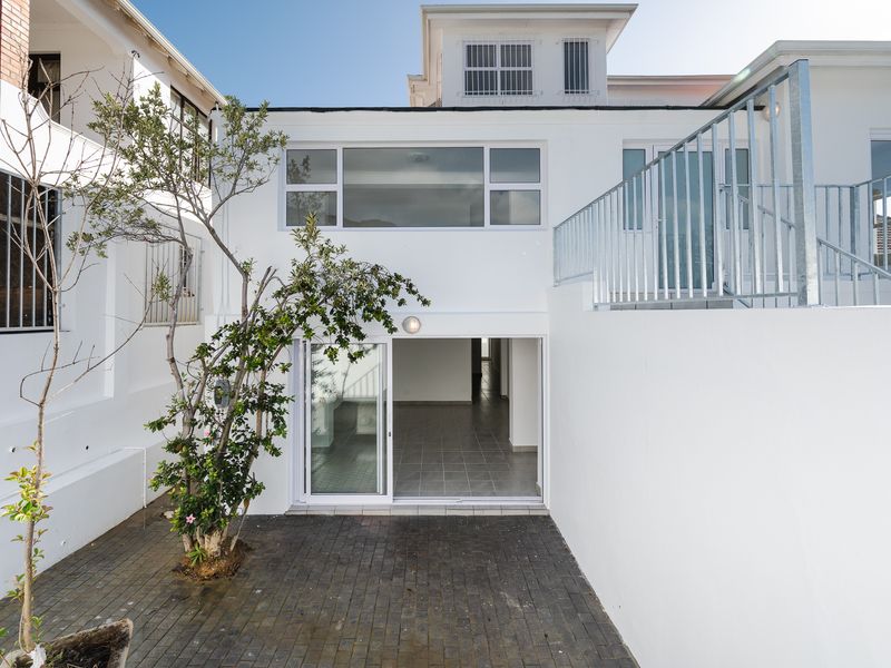 Large Ground Floor 'Apartment' -  Tamboerskloof - Photo 4
