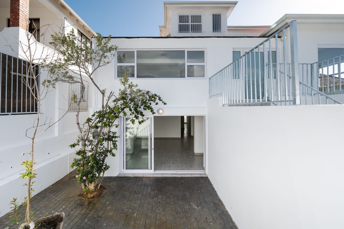 Large Ground Floor 'Apartment' -  Tamboerskloof - Photo 4