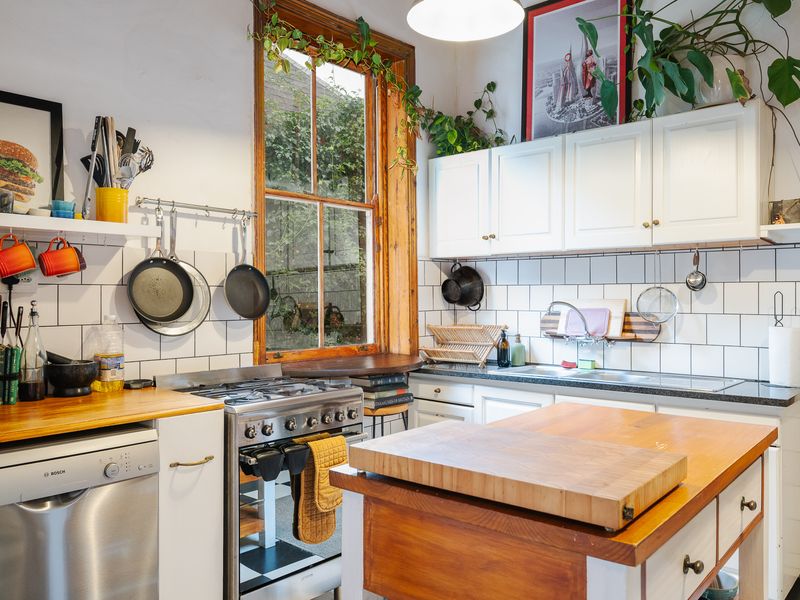 Enchanting Victorian Home - Photo 10