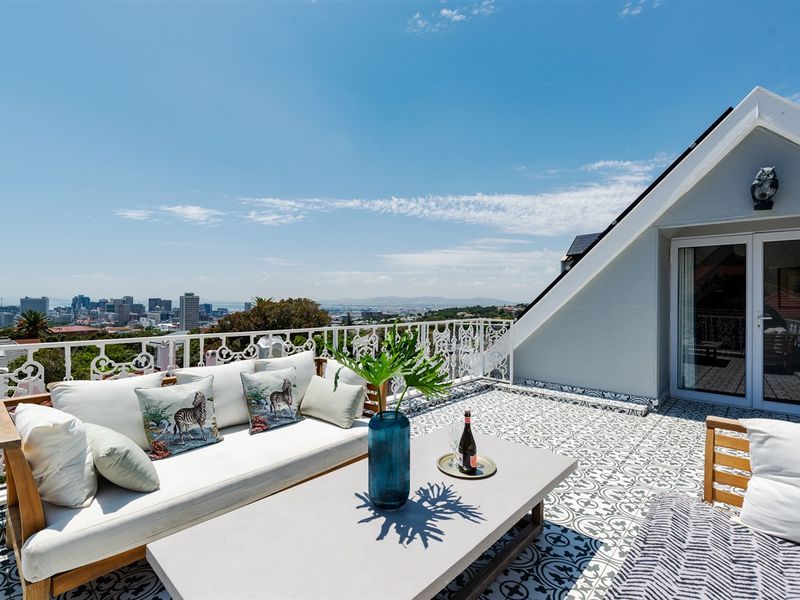 Luxurious Victorian City Home - Photo 3