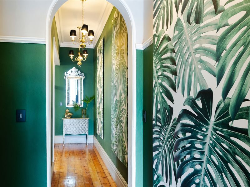 Luxurious Victorian City Home - Photo 9