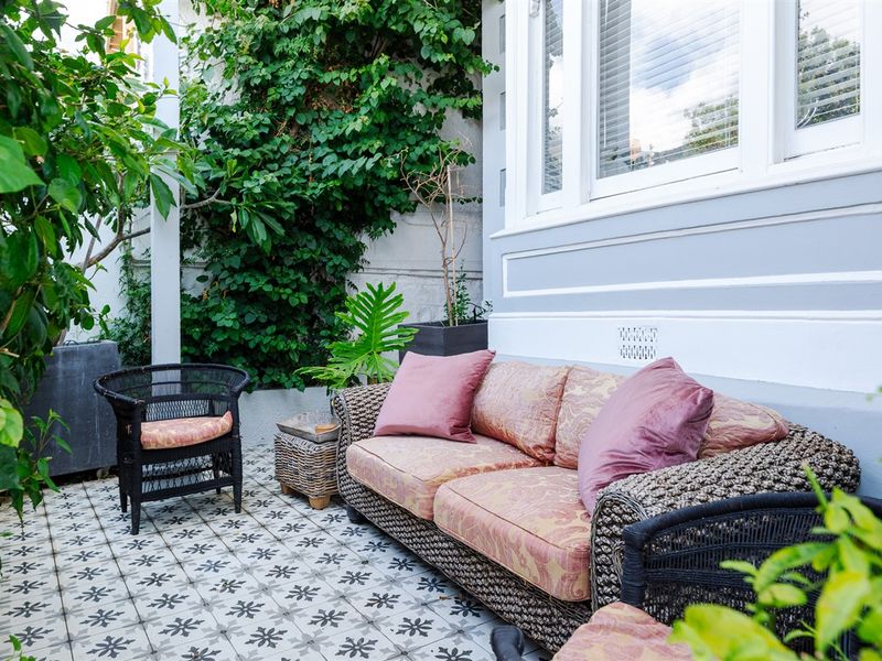 Luxurious Victorian City Home - Photo 8