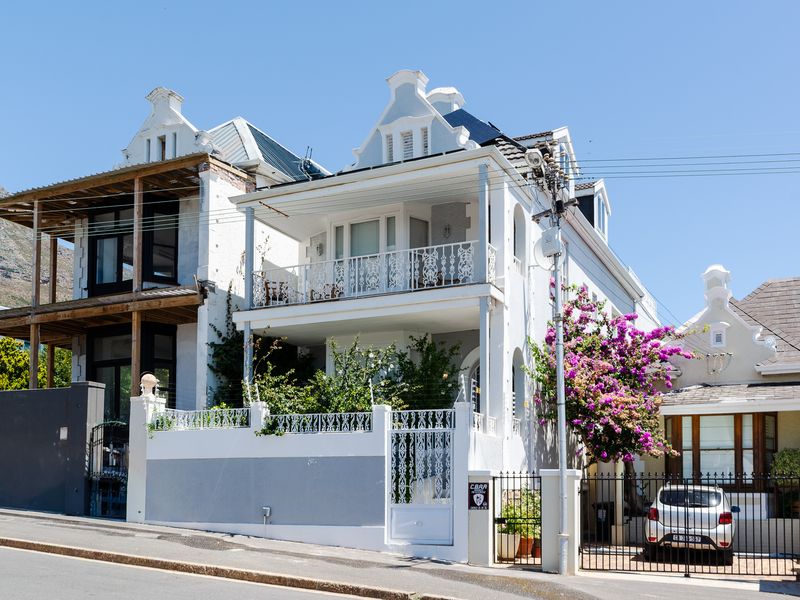 Luxurious Victorian City Home - Photo 6