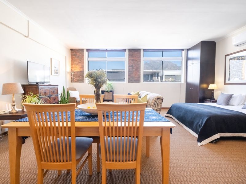 City Pad with Strong Airbnb Returns and Iconic Views - Photo 7