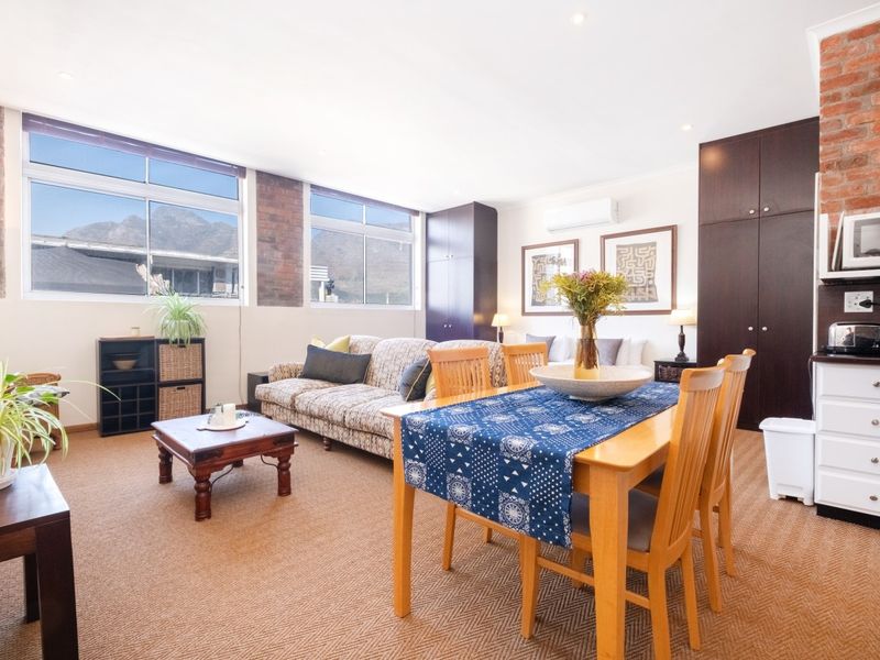 City Pad with Strong Airbnb Returns and Iconic Views - Photo 3