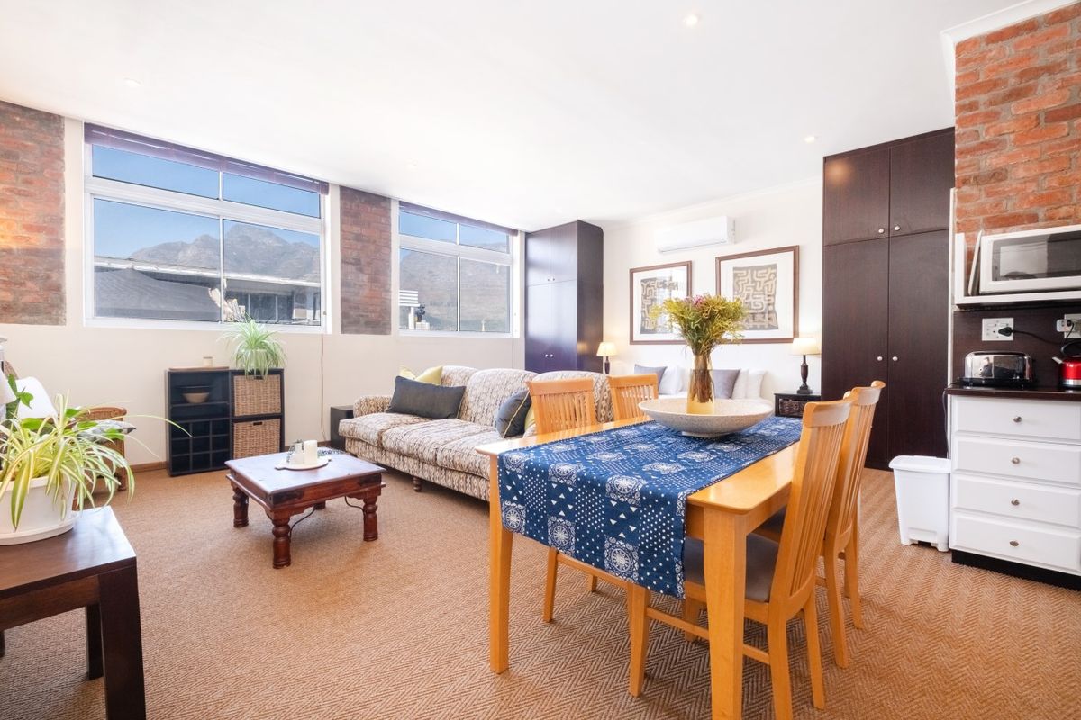 City Pad with Strong Airbnb Returns and Iconic Views - Photo 3