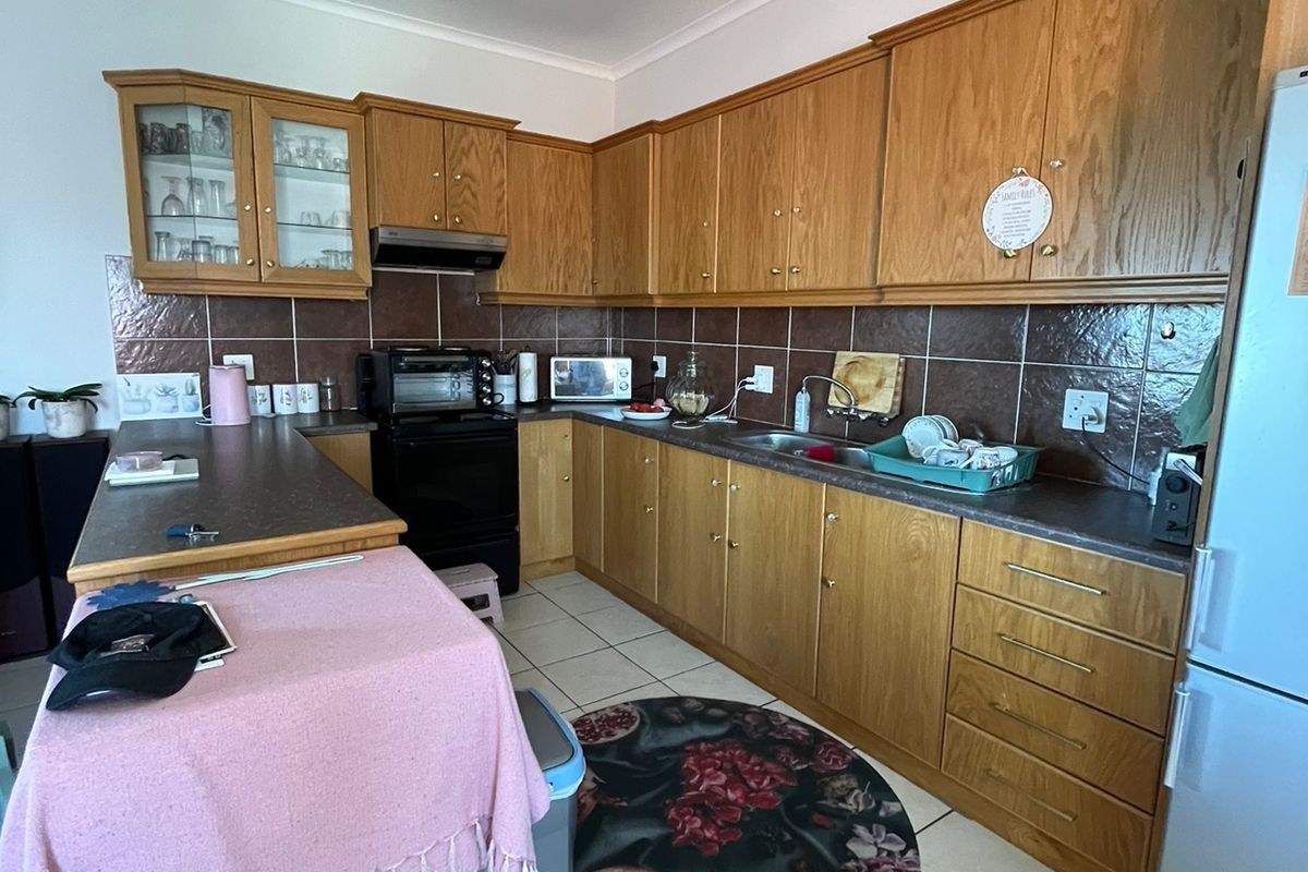 2-Bedroom Lock up and go Apartment in Central Kleinmond - Photo 2