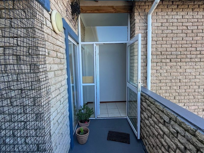 2-Bedroom Lock up and go Apartment in Central Kleinmond - Photo 9