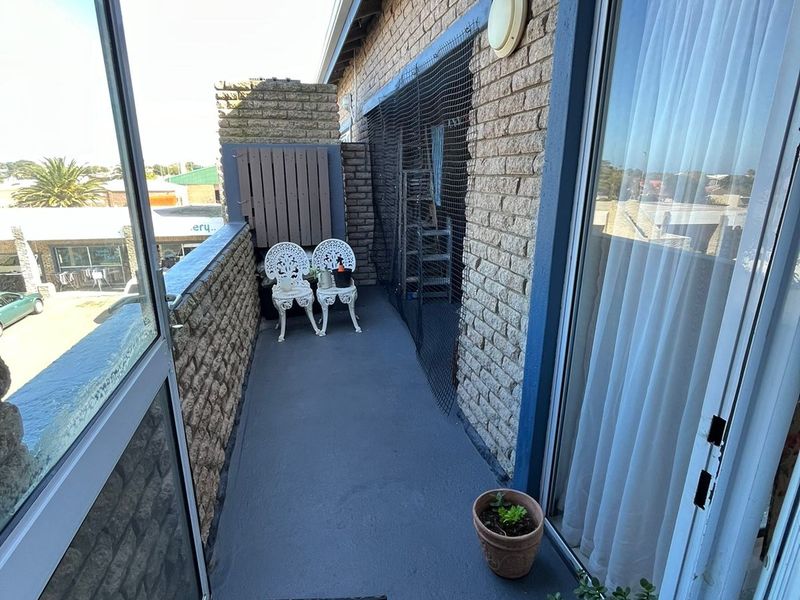 2-Bedroom Lock up and go Apartment in Central Kleinmond - Photo 8