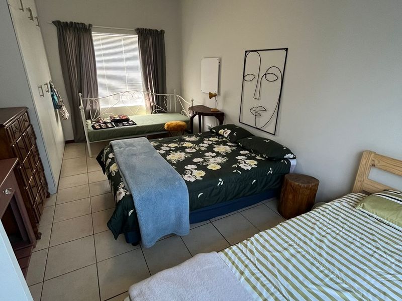 2-Bedroom Lock up and go Apartment in Central Kleinmond - Photo 5