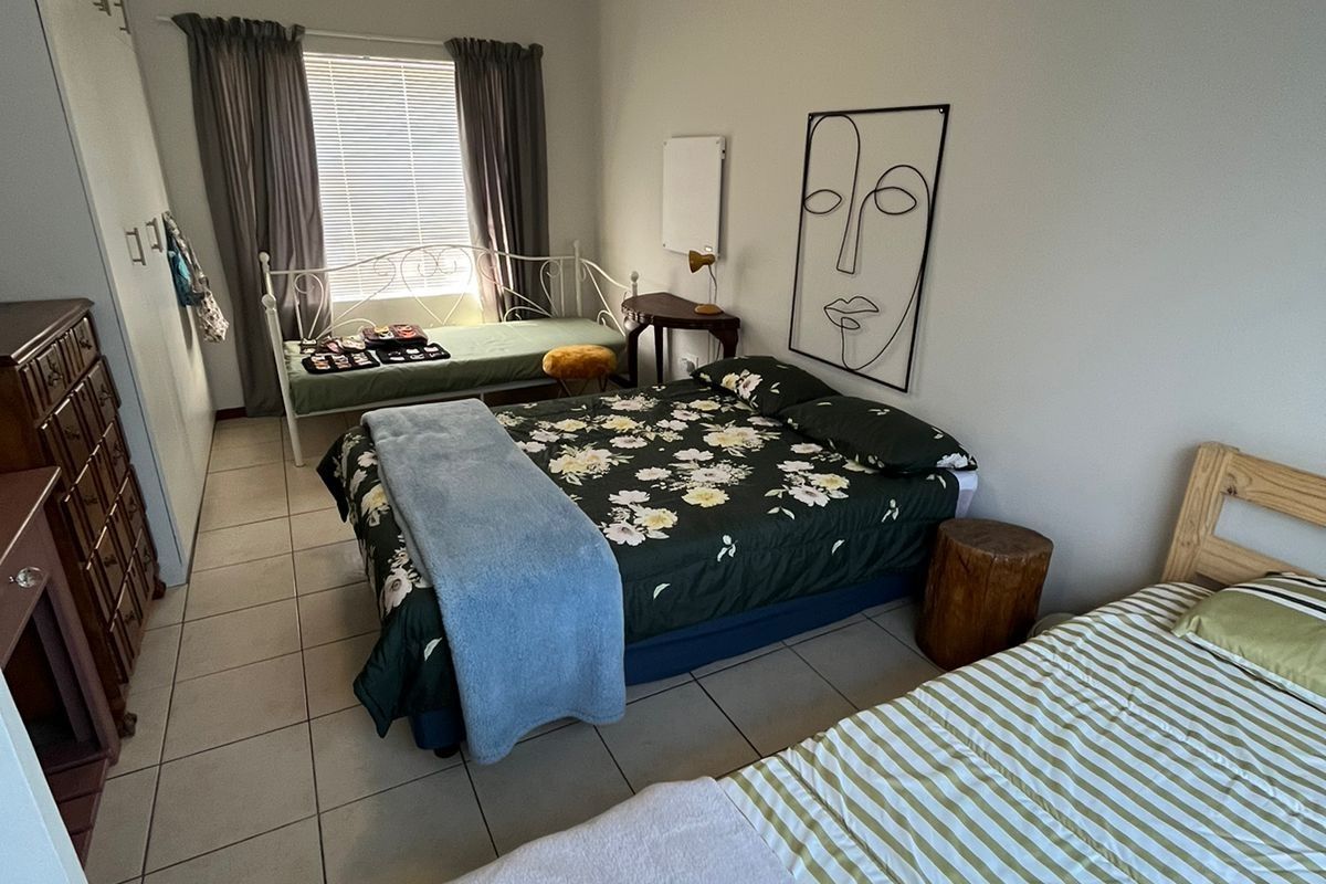 2-Bedroom Lock up and go Apartment in Central Kleinmond - Photo 5
