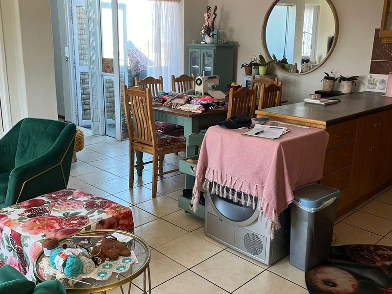 2-Bedroom Lock up and go Apartment in Central Kleinmond - Photo 3