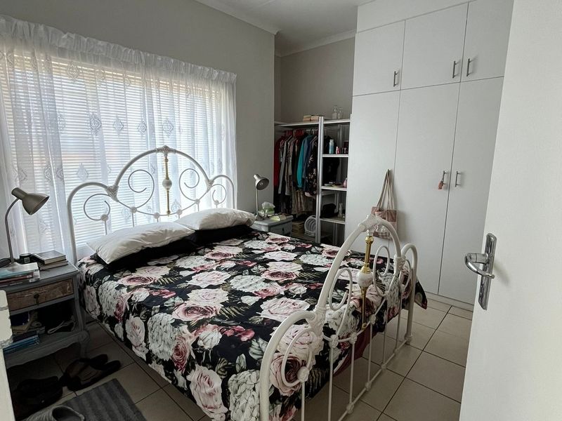 2-Bedroom Lock up and go Apartment in Central Kleinmond - Photo 4