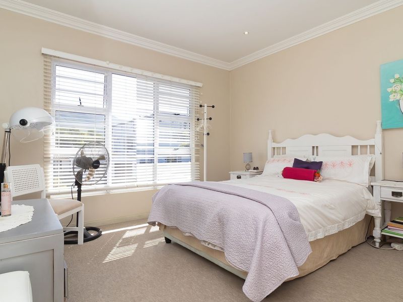 POOL DAYS & PIZZA NIGHTS :   4-BEDROOM HOME IN KLEINMOND - Photo 10