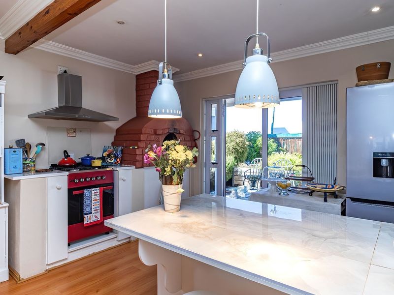 POOL DAYS & PIZZA NIGHTS :   4-BEDROOM HOME IN KLEINMOND - Photo 7