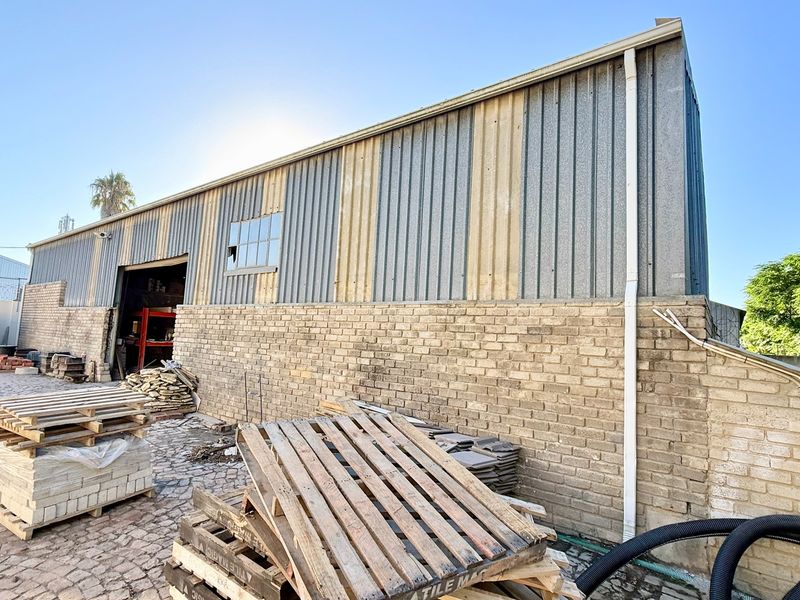 Prime Industrial Space To Let – 40A Sandpiper Road - Photo 4