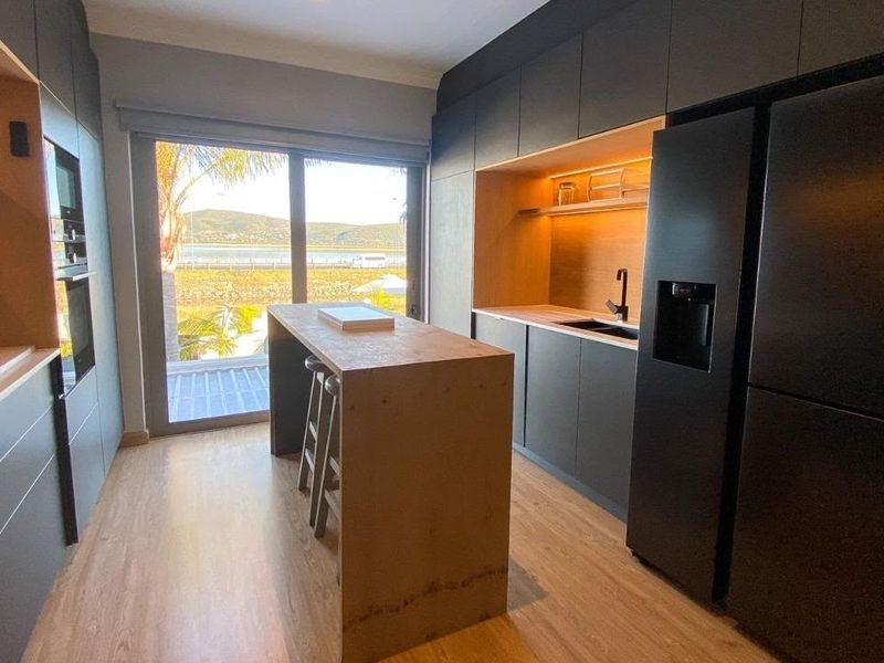 Highly desirable location overlooking the beautiful Knysna Lagoon - Photo 9