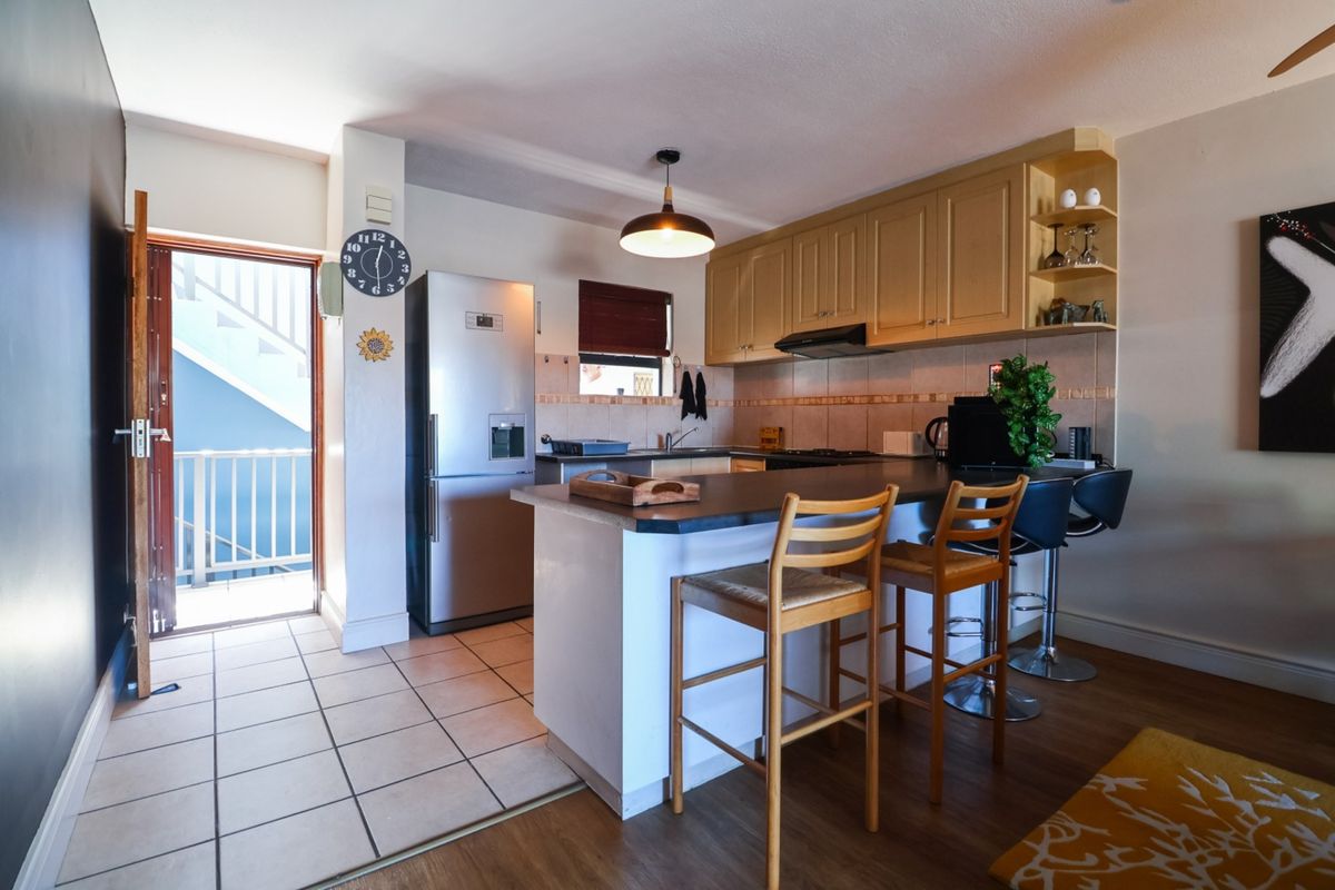 Secure 2-Bedroom Apartment in Knysna Central - Photo 3