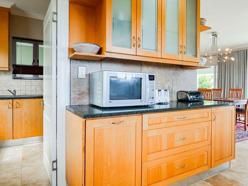 A Golfer's Dream with Stunning Views - Photo 8