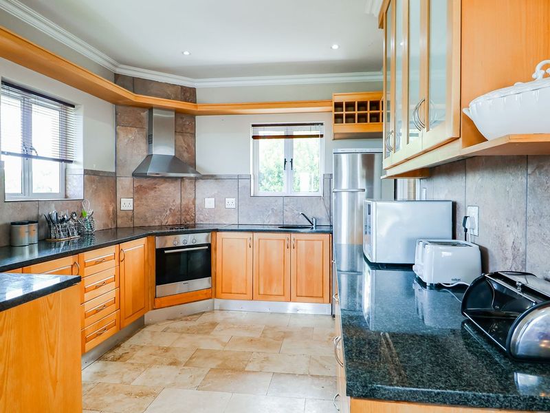 A Golfer's Dream with Stunning Views - Photo 6