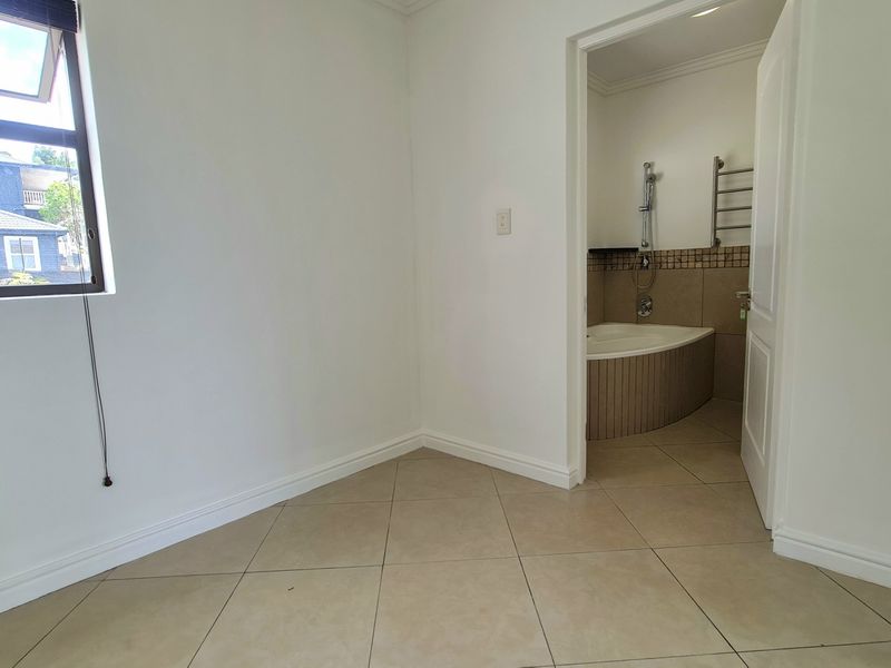 Pet-Friendly 3-Bedroom Double-Story House, in Secure Estate - Photo 10