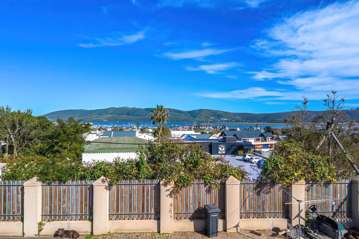 Prime Central Knysna Property with Lagoon Views & Outstanding Potential - Photo 4