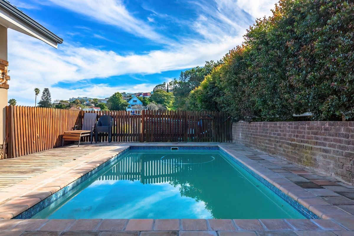 Prime Central Knysna Property with Lagoon Views & Outstanding Potential - Photo 5