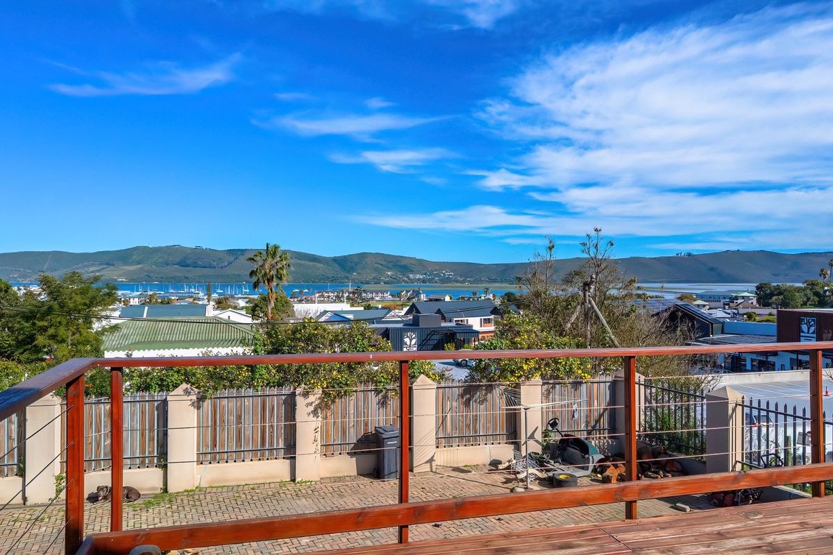 Prime Central Knysna Property with Lagoon Views & Outstanding Potential - Photo 2