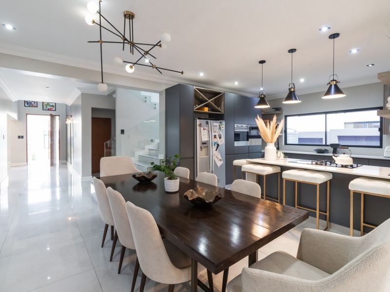 A Contemporary Masterpiece of Refined Living - Photo 6