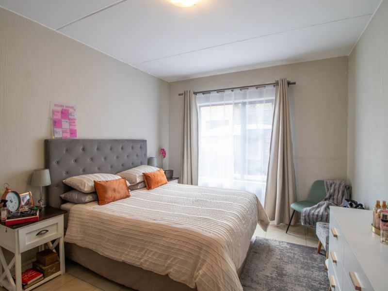 Charming Ground-Floor 2-Bedroom Apartment with Garden and Patio - Photo 10