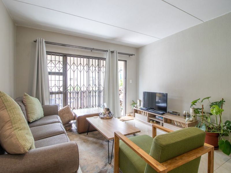 Charming Ground-Floor 2-Bedroom Apartment with Garden and Patio - Photo 7