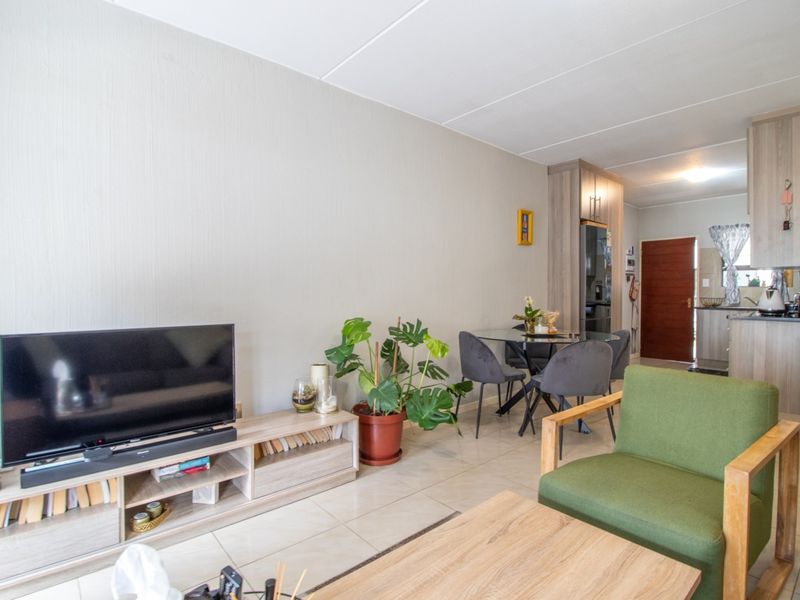 Charming Ground-Floor 2-Bedroom Apartment with Garden and Patio - Photo 6