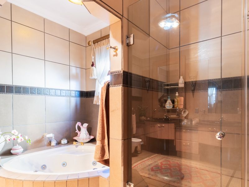 The Entertainer’s Dream Home For Sale in Malelane! - Photo 10