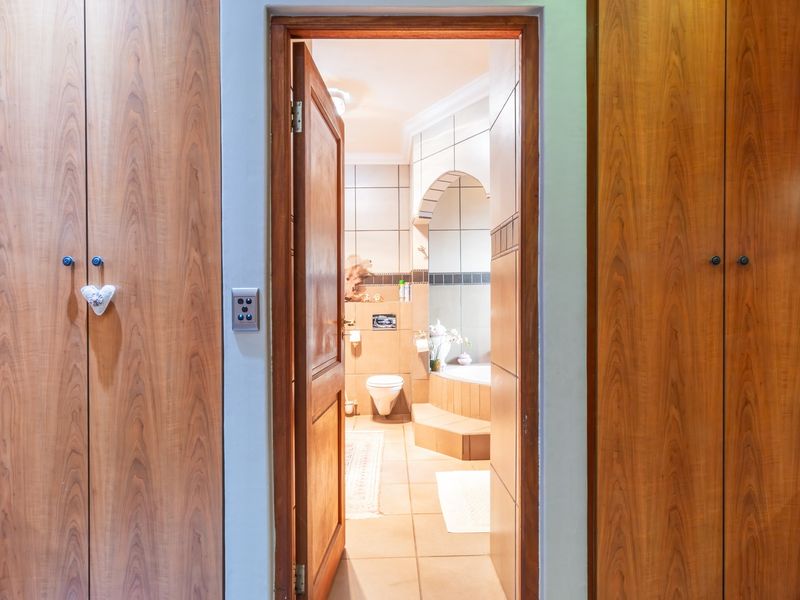 The Entertainer’s Dream Home For Sale in Malelane! - Photo 9