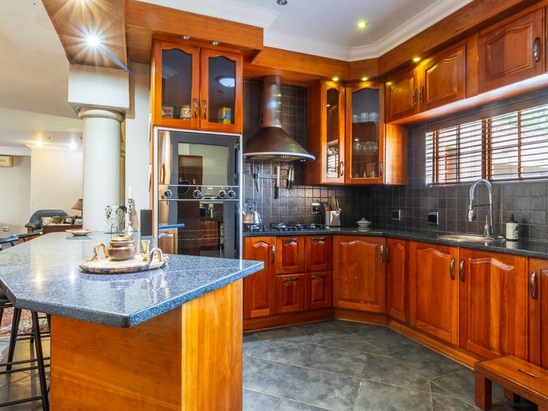 The Entertainer’s Dream Home For Sale in Malelane! - Photo 4