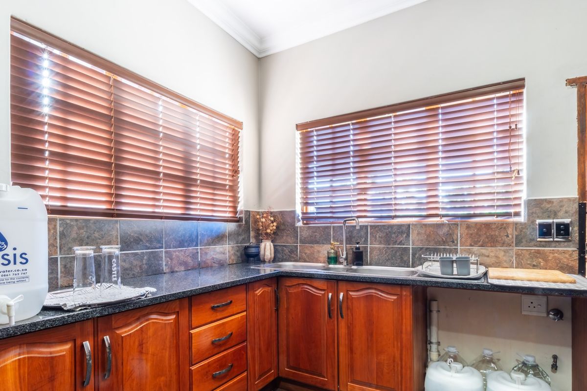 The Entertainer’s Dream Home For Sale in Malelane! - Photo 5