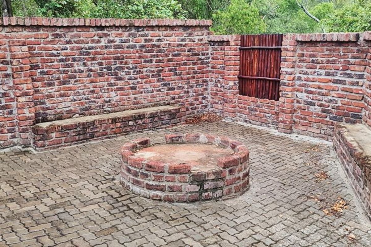 Rustic comfort for sale in the heart of Marloth Park! - Photo 2