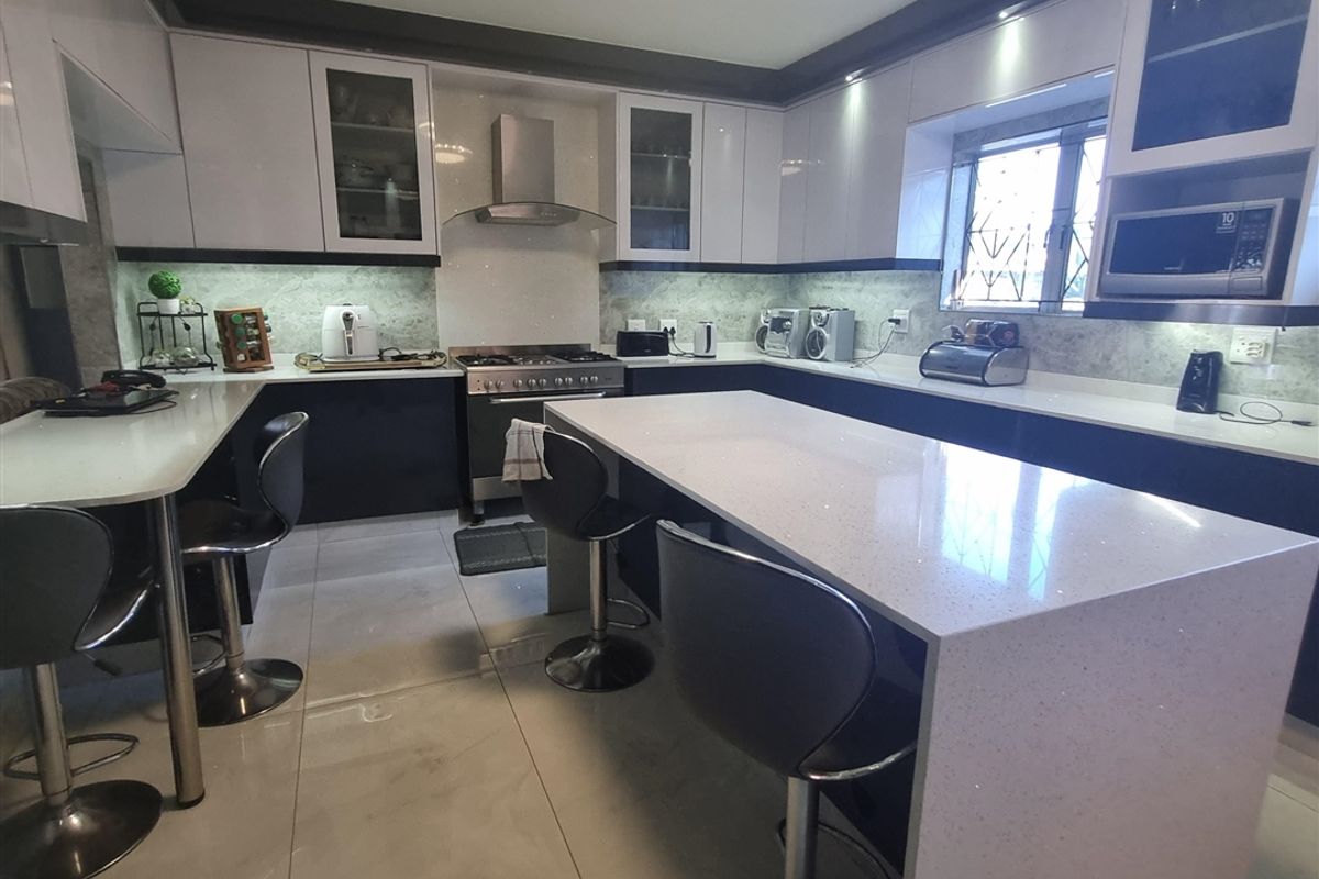 Home is where the heart is. - Photo 4