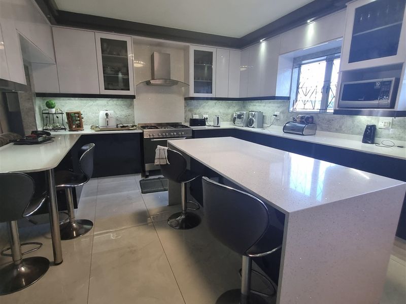 Home is where the heart is. - Photo 4