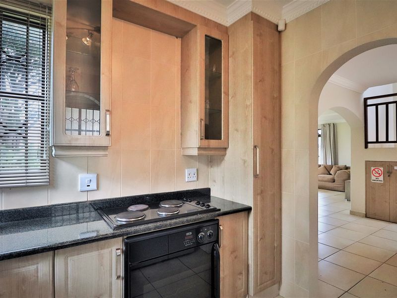 Luxurious home basically on the beach - Photo 8